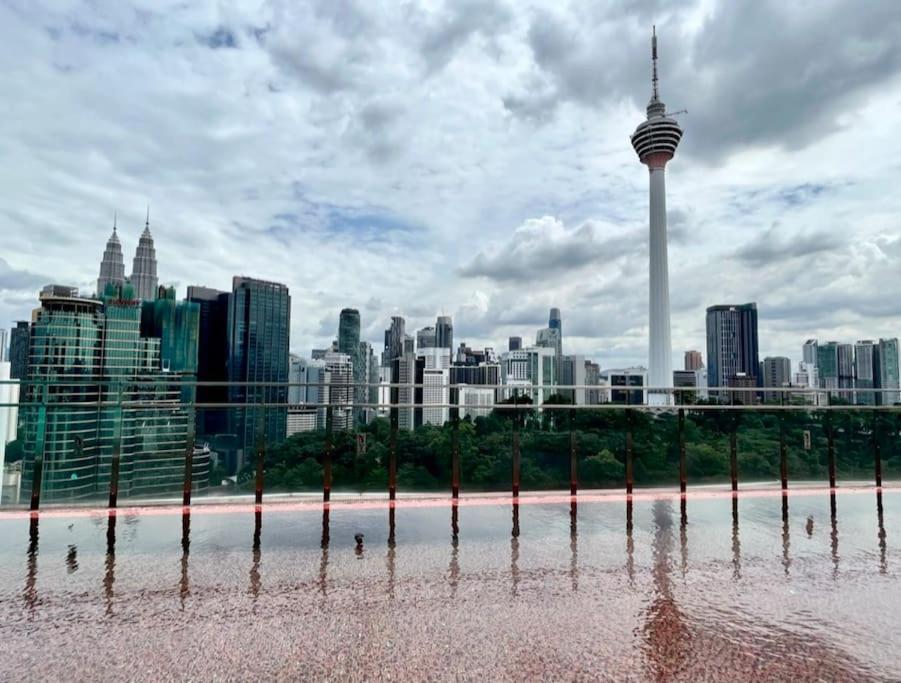 #221 M101 Dang Wangi Klcc View Pool By Livin Hotel Kuala Lumpur Exterior foto